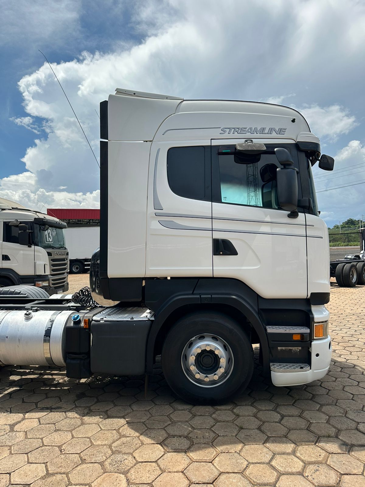 SCANIA R510 - MODELO STREAMLINE - ANO 2018/2019 - - 6X4 - BUG LEVE CANELINHA - TRAÇADA COM SUSPENSAO DE MOLAS - FREIO RE
