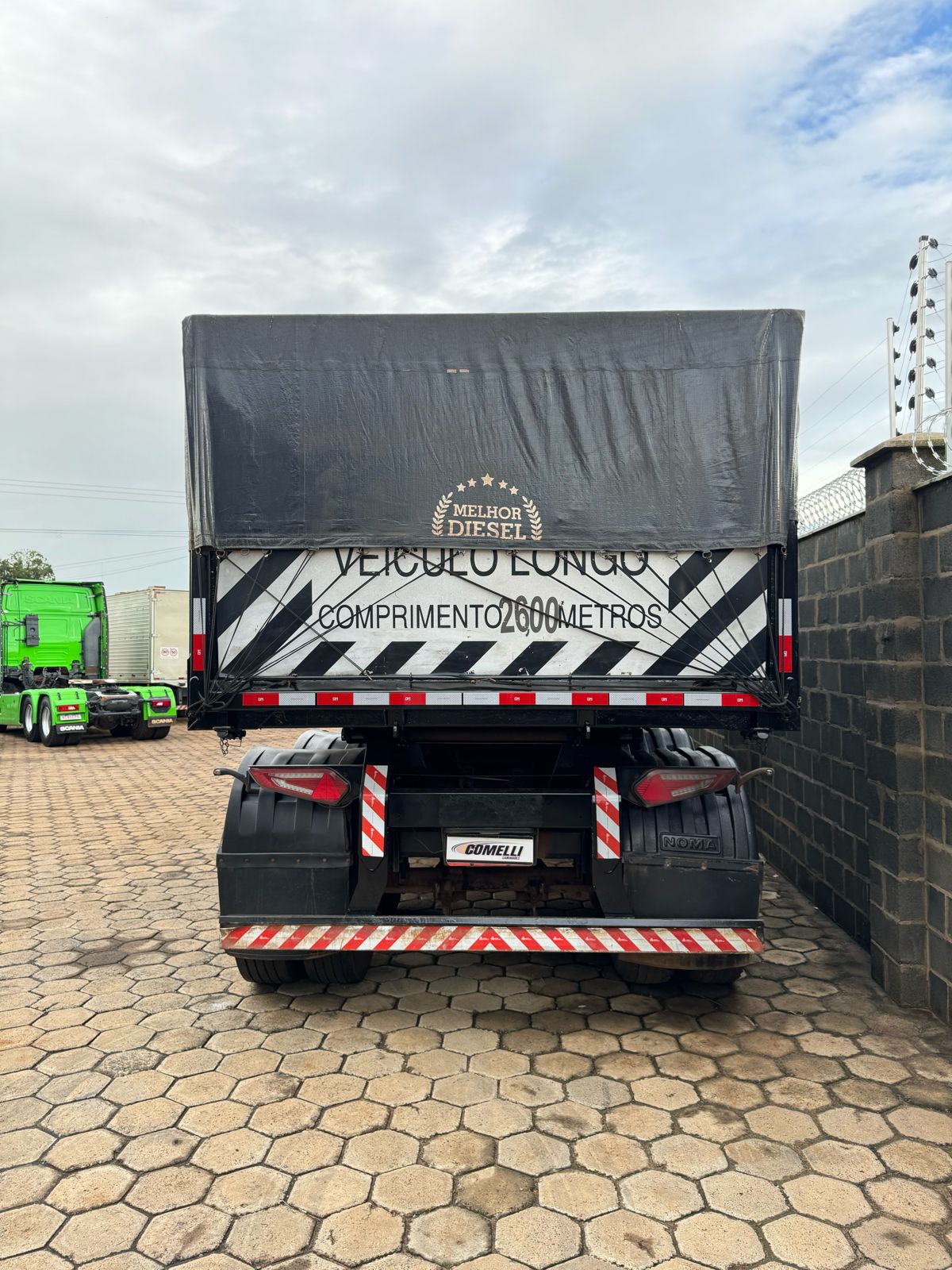 Volvo FH 540 Com Defletores de ar, Estofaria Personalizada , Pneus em bom estado, Único dono R$ 630.000,00 Rodocaçamba