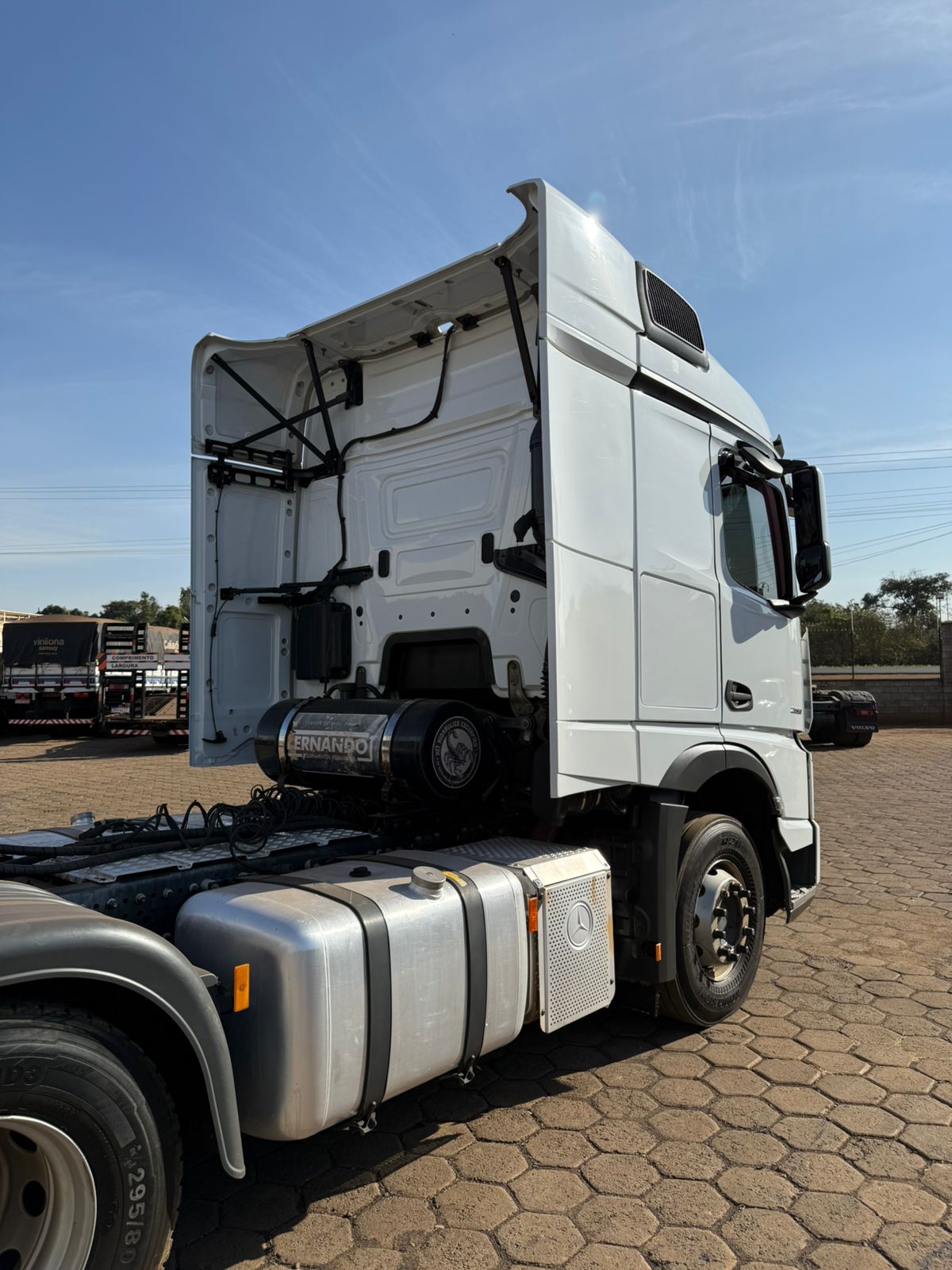 Marca/ Modelo: Mercedez 2651 Ano/Modelo: 22/22 Quilometragem: 265K Tração: 6X4 Cor: Branco