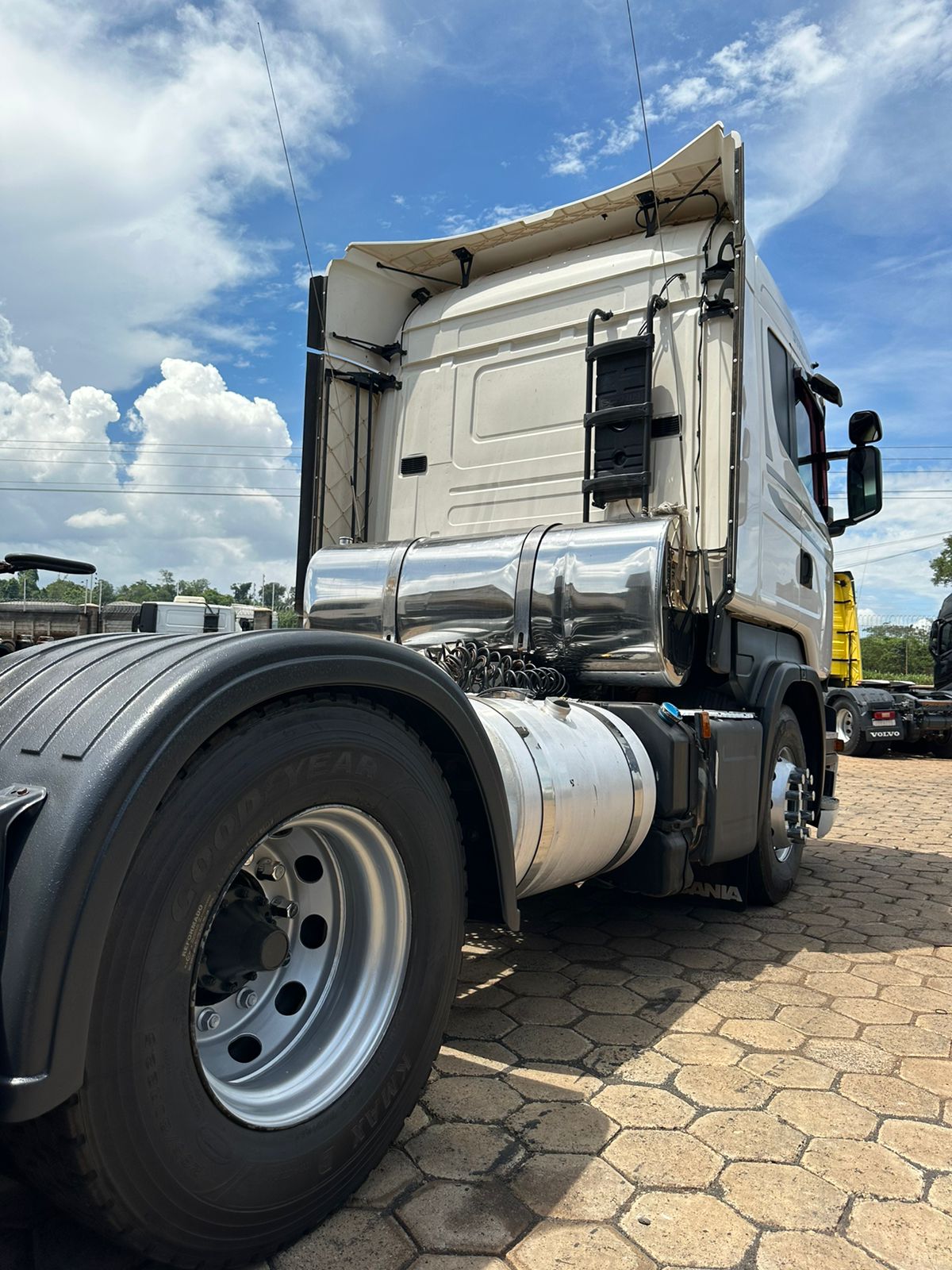 SCANIA R510 - MODELO STREAMLINE - ANO 2018/2019 - - 6X4 - BUG LEVE CANELINHA - TRAÇADA COM SUSPENSAO DE MOLAS - FREIO RE