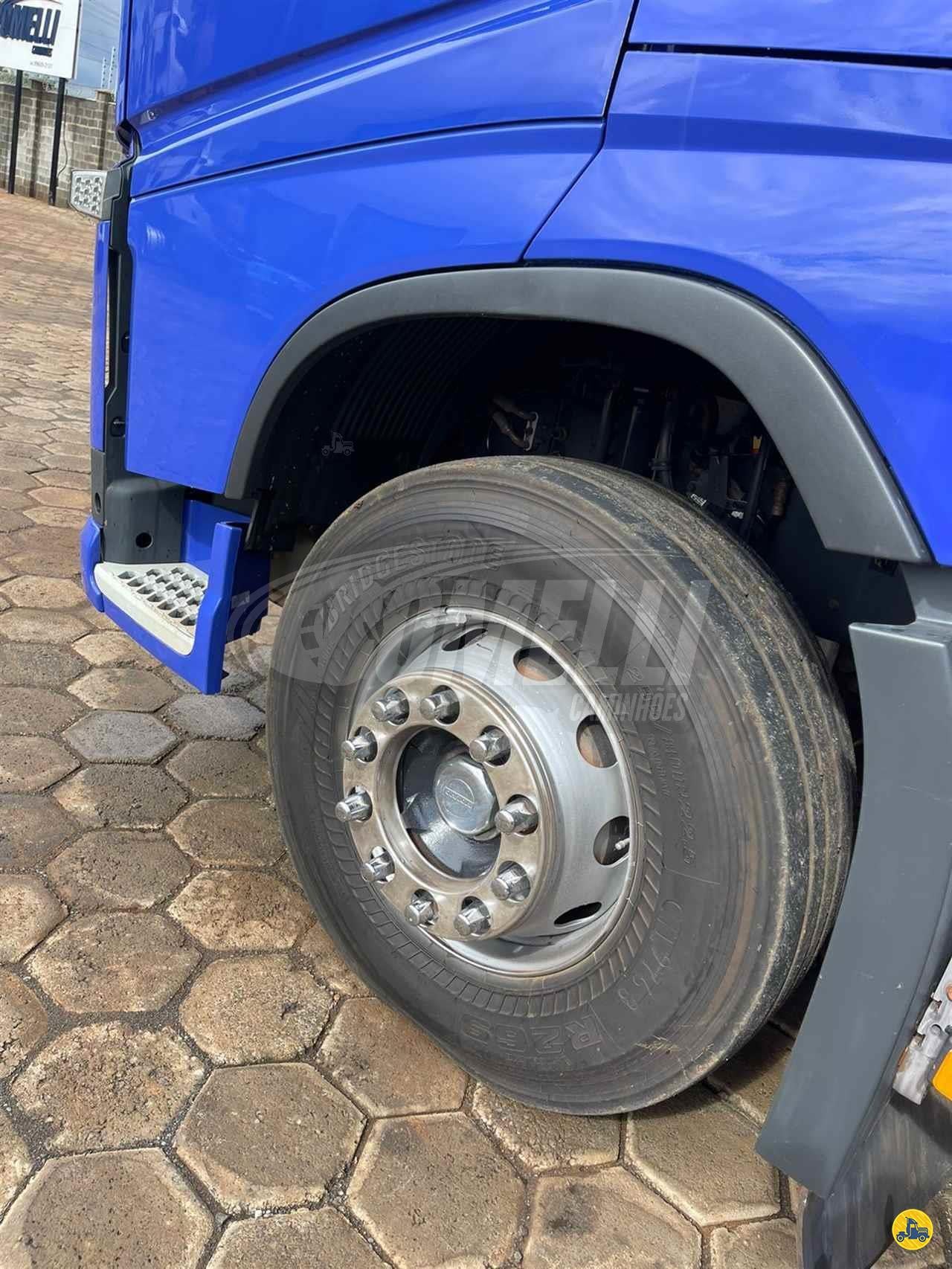 Marca/Modelo: Volvo/FH540 Ano/Modelo: 2020/2021 Tração: 6x4 molas Cor: Azul Quilometragem: 336k Automático, Ar-condi