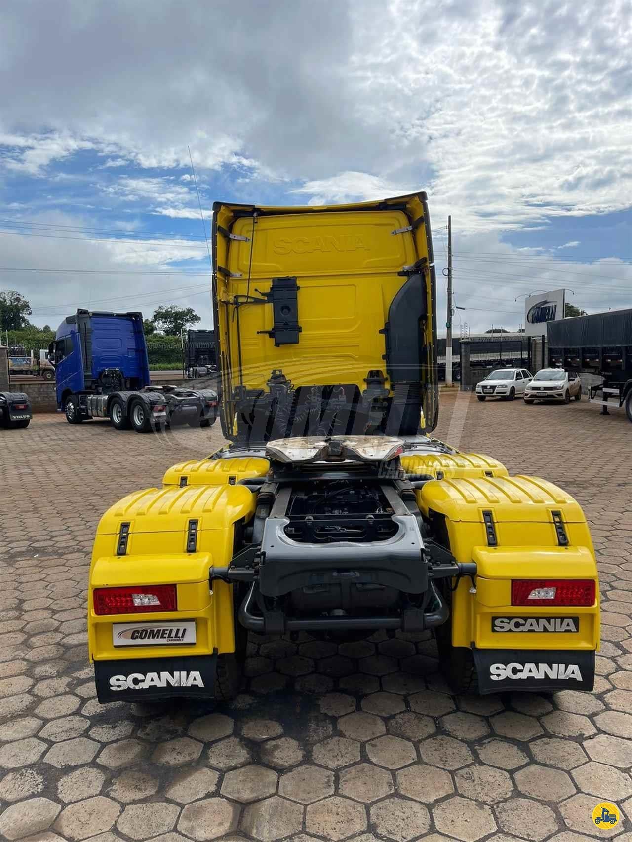 Marca/Modelo: Scania/R540 Ano/Modelo: 21/21 Tração: 6x4 molas Quilometragem: 286k Cor: Amarelo Com Retarder, Gelade