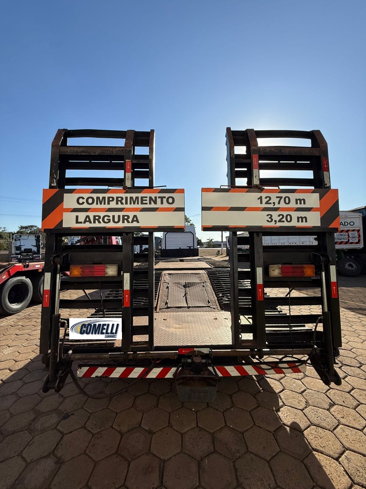 Marca/ Modelo: Mercedes-Benz/Atego 3039+Prancha Ano/Modelo: 18/19 Quilometragem: 208K Tração: 8X2 Cor: Branco