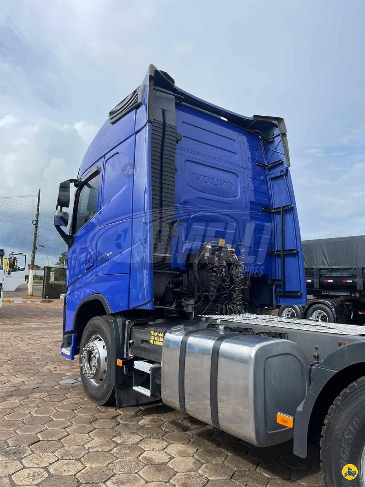 Marca/Modelo: Volvo/FH540 Ano/Modelo: 2020/2021 Tração: 6x4 molas Cor: Azul Quilometragem: 336k Automático, Ar-condi