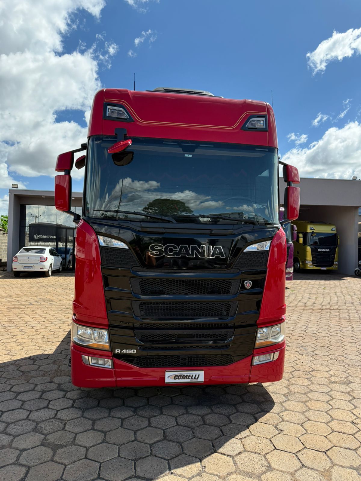 Marca/Modelo: Scania/540 Ano/Modelo: 21/22 Tração: 6x2 molas Quilometragem: 574k Cor: Vermelha