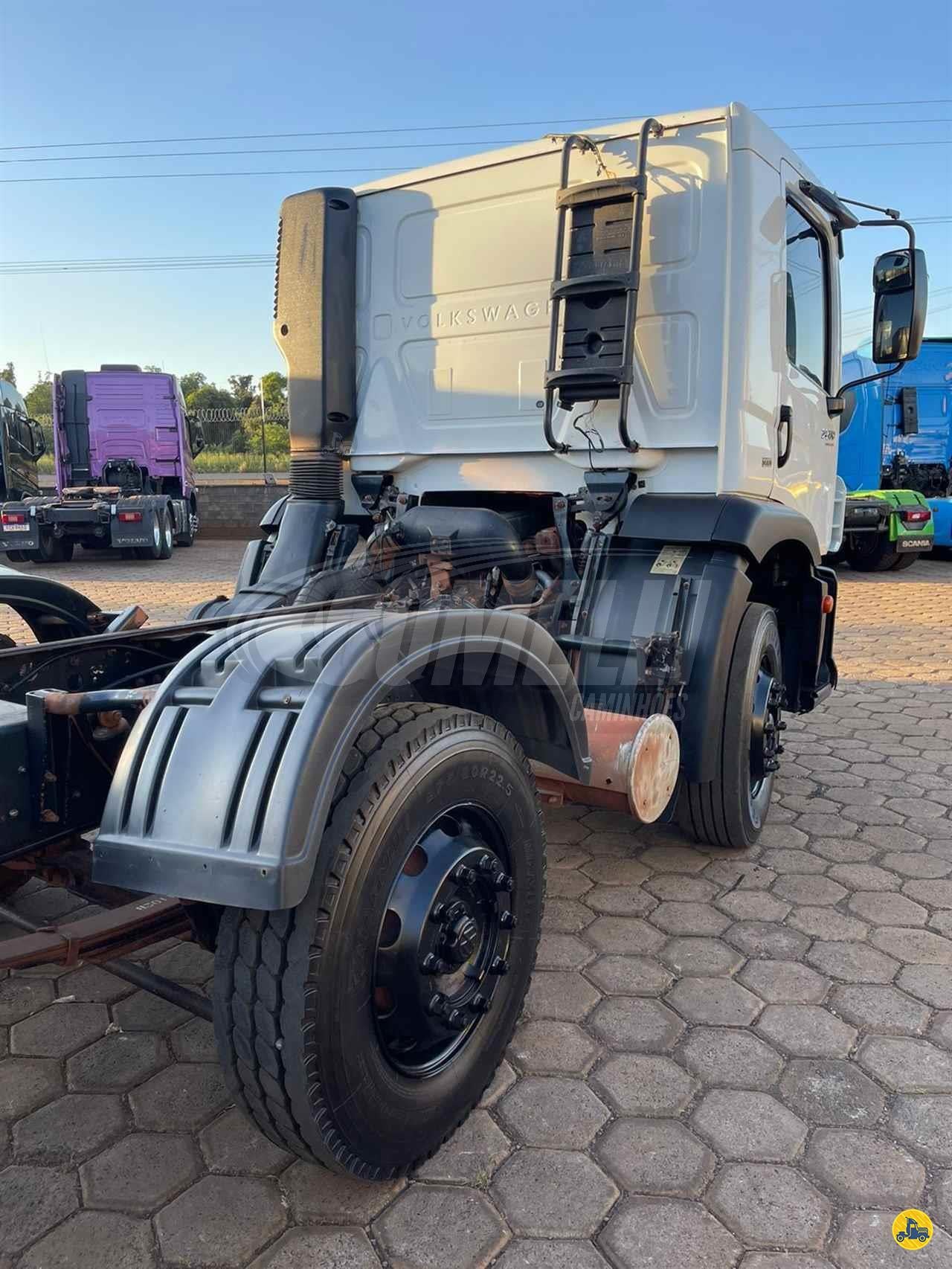 Marca/Modelo: Volkswagen/24.280 Ano/Modelo: 2014/2015 Quilometragem: 942k Tração: 8x2 Cor: Branco Dimensão Chassis: