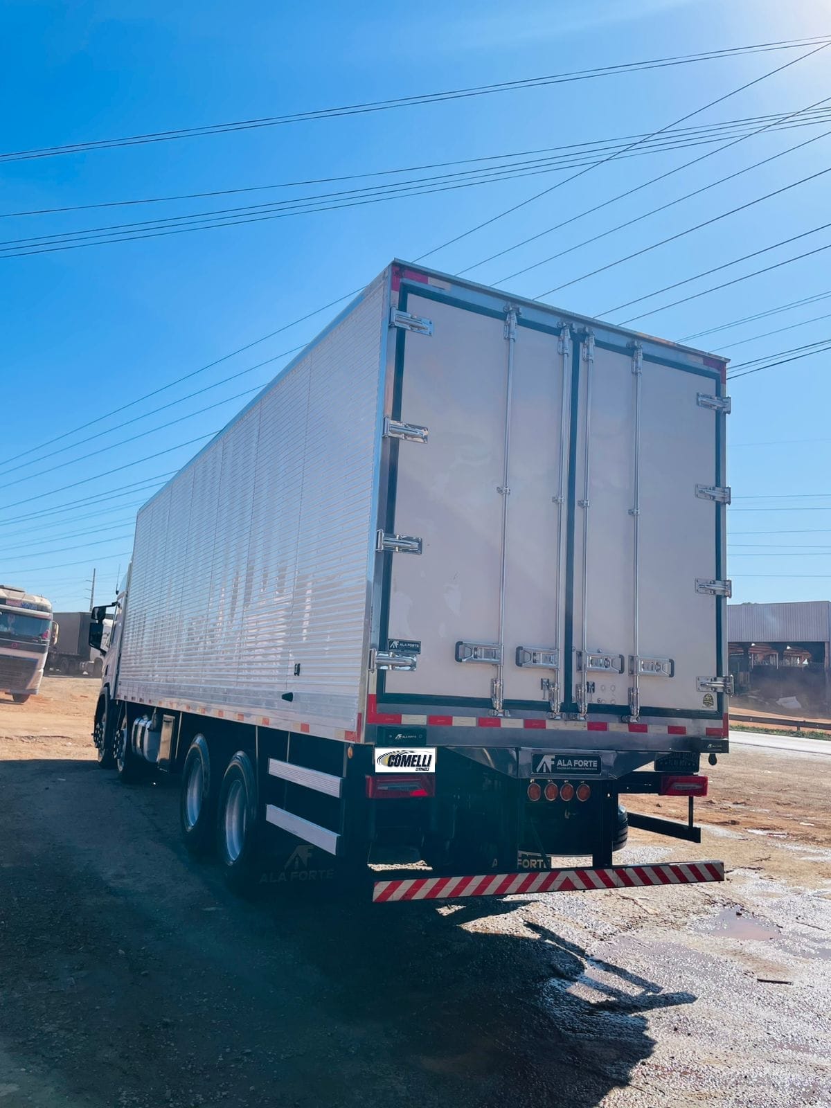 Ágio Caminhão Scania P320 / Ano/Modelo: 24/24 Tração: Bitruck 8x2 Quilometragem: 26k
