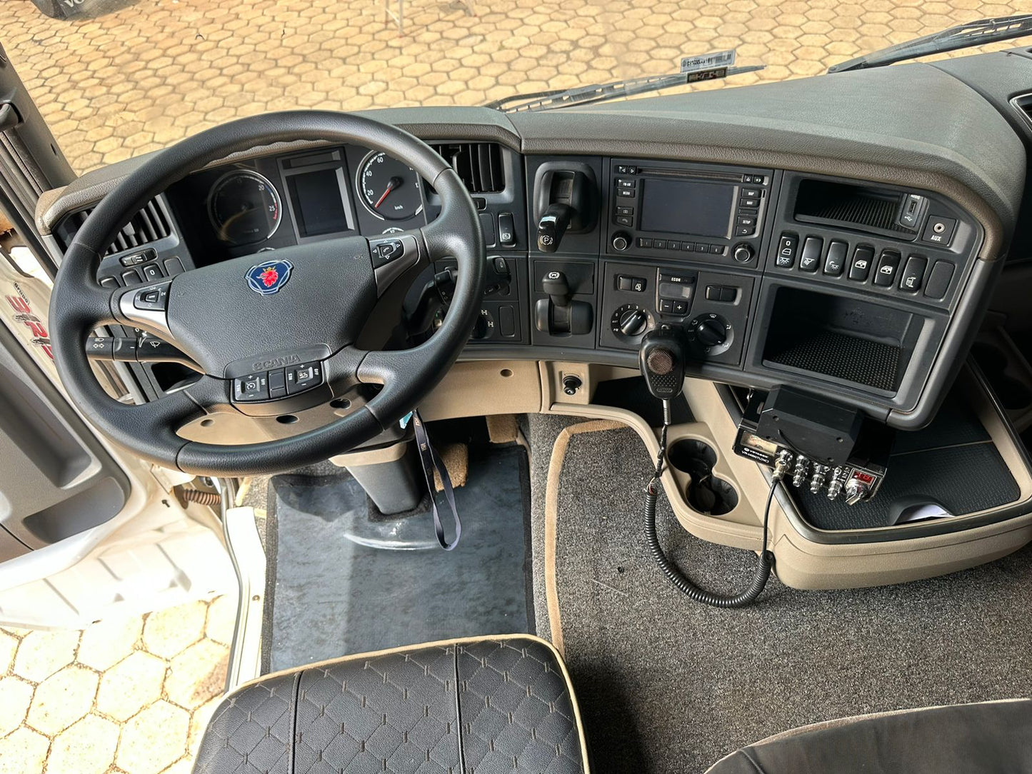 Scania R/510 Modelo Sreamline Ano 2018/2019 6X4 Bug Leve Canelinha - TRAÇADA Com Suspensão de Molas, Freio Retarder