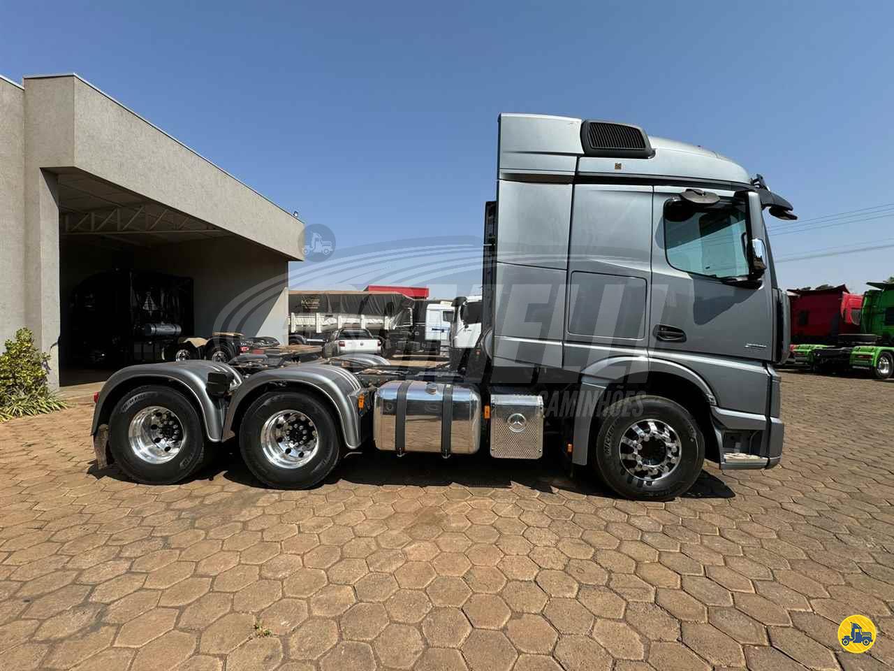 Marca/Modelo: Mercedez MB 2651/ Ano/Modelo: 22/22 Tração: 6x4 molas Quilometragem: 164k Cor: Cinza