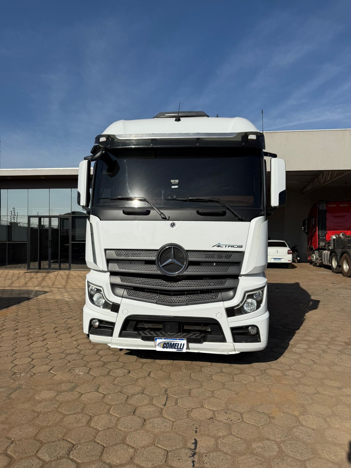 Marca/ Modelo: Mercedez 2651 Ano/Modelo: 22/22 Quilometragem: 265K Tração: 6X4 Cor: Branco
