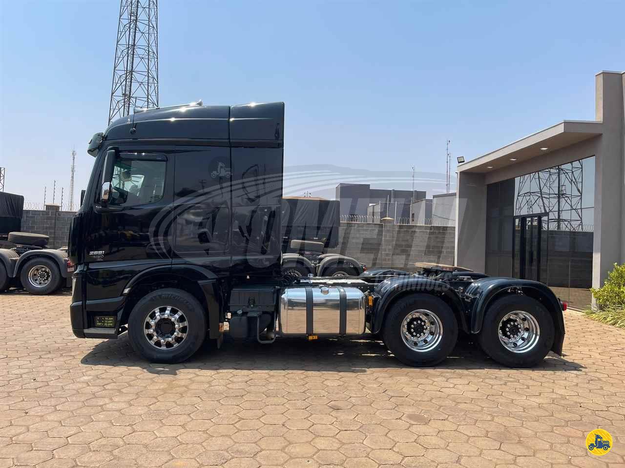 Marca/Modelo: Mercedez benz MB 2651/ Ano/Modelo: 22/22 Tração: 6x4 molas Quilometragem: 174k Cor: Preto