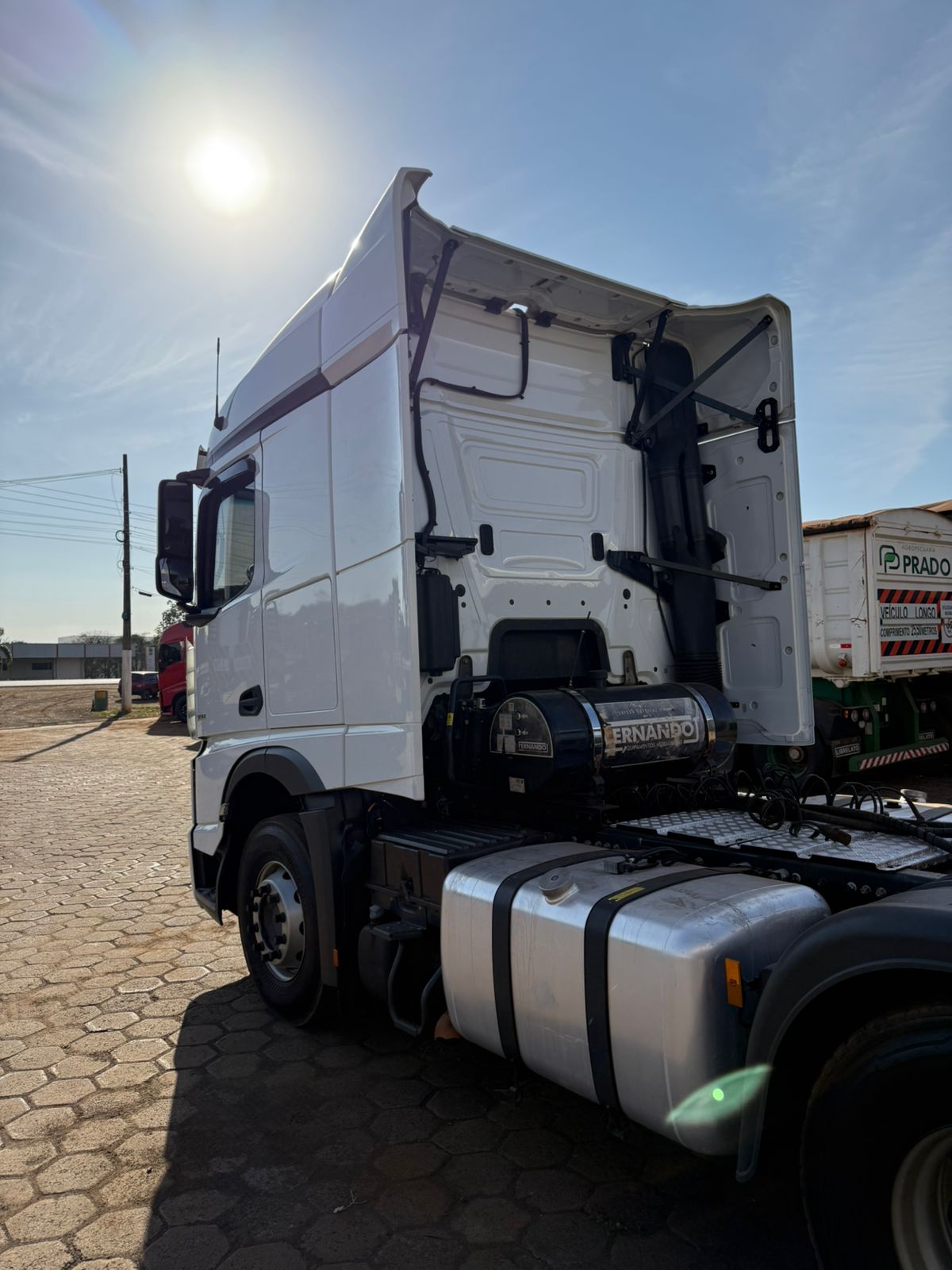 Marca/ Modelo: Mercedez 2651 Ano/Modelo: 22/22 Quilometragem: 265K Tração: 6X4 Cor: Branco