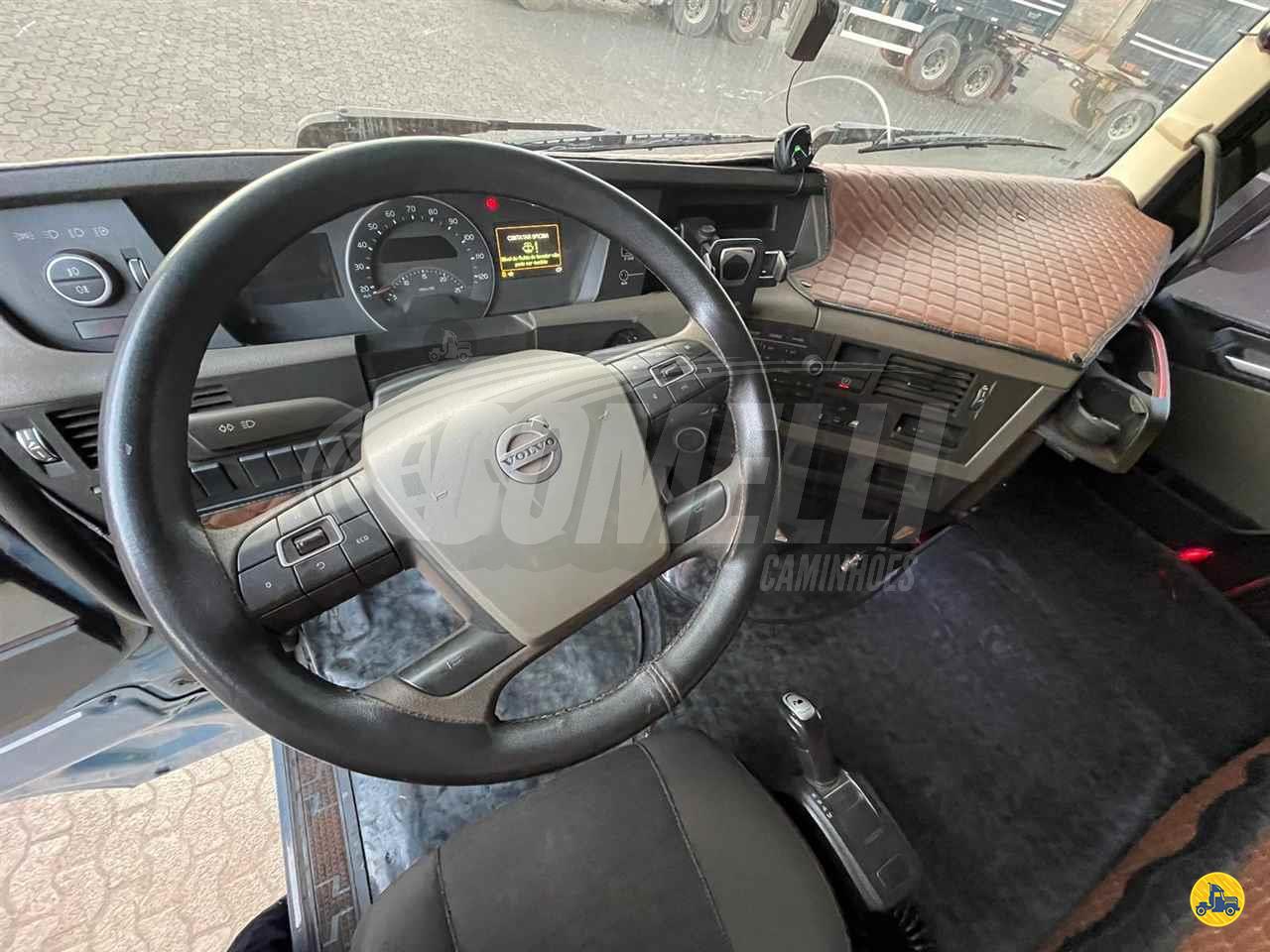 Marca/Modelo: Volvo FH 460 Ano/Modelo: 21/21 Tração: 6x2 molas Quilometragem: 303k Cor: Cinza