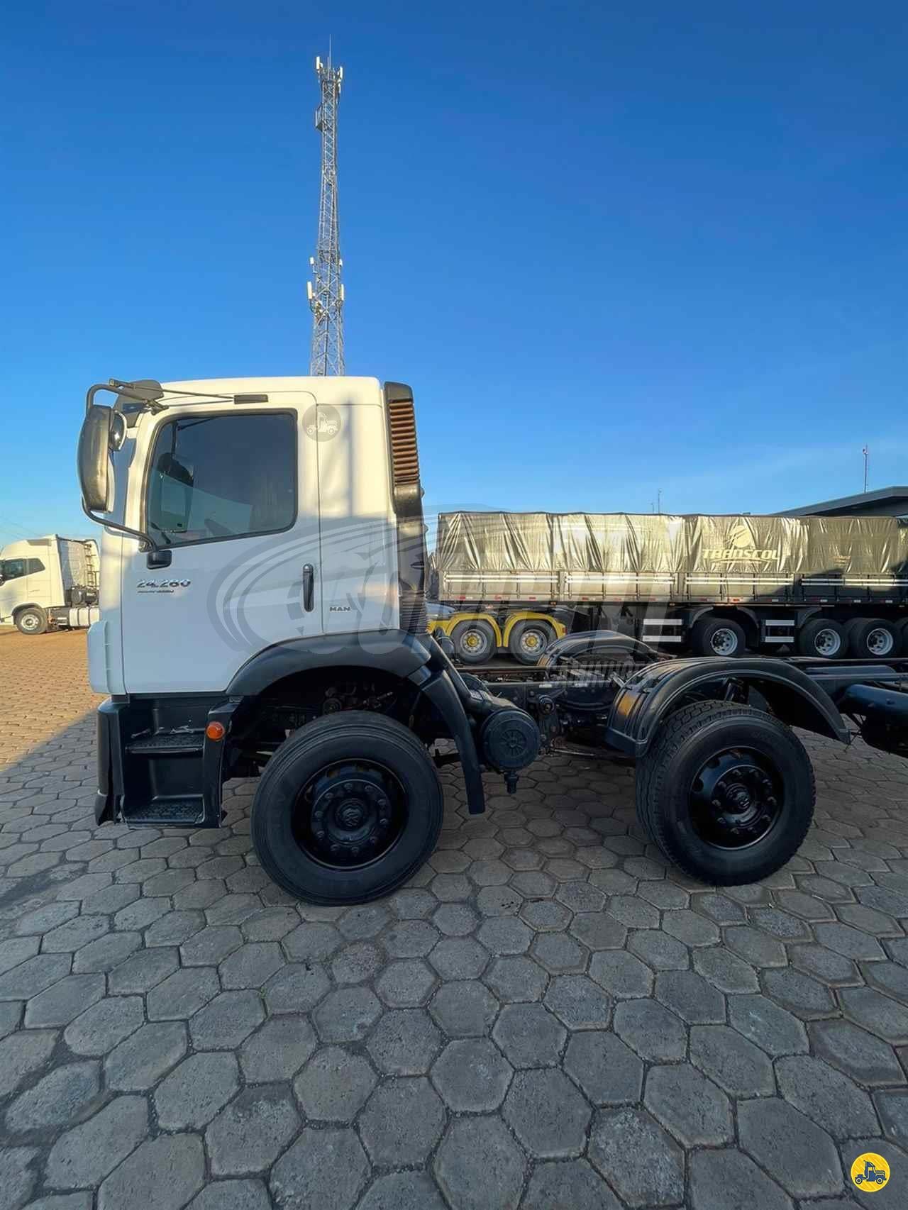 Marca/Modelo: Volkswagen/24.280 Ano/Modelo: 2014/2015 Quilometragem: 942k Tração: 8x2 Cor: Branco Dimensão Chassis: