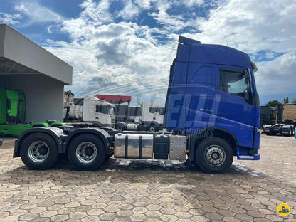 Marca/Modelo: Volvo/FH540 Ano/Modelo: 2020/2021  Tração: 6x4 molas  Cor: Azul  Quilometragem: 336k  Automático, Ar-condi