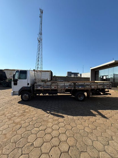 Marca/ Modelo: Ford cargo 816 Ano/Modelo: 15/15 Quilometragem: 175K Tração: 3/4 4x2Cor: Branco