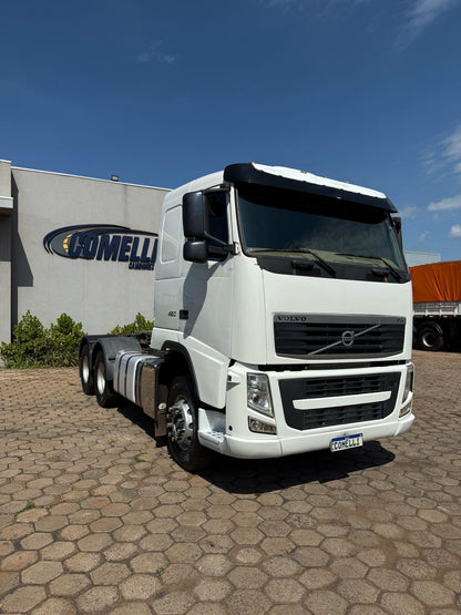 Volvo FH 460/ Ano/Modelo: 13/14 Tração: 6x4 Quilometragem: 721K