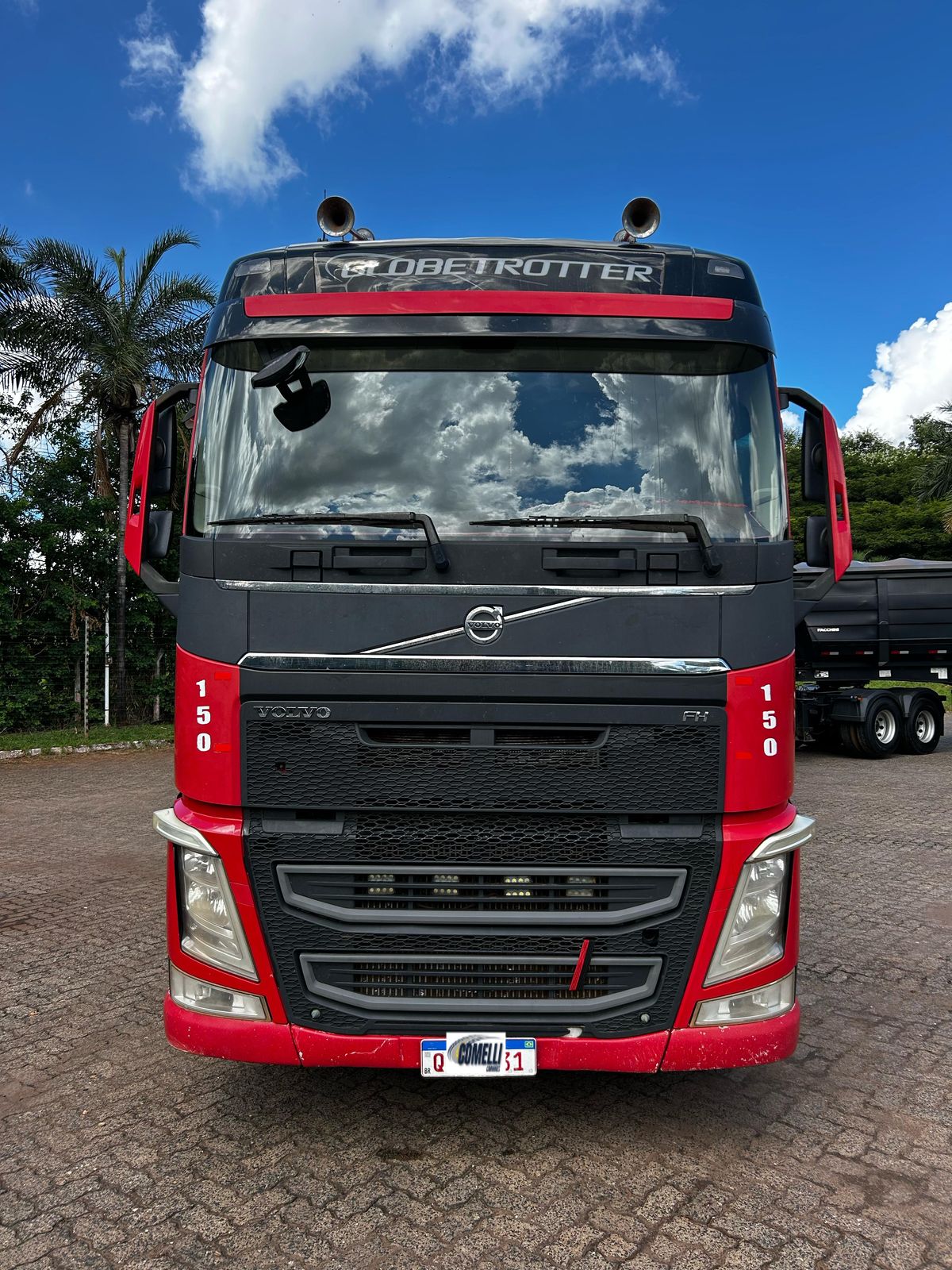 Conjunto Volvo FH 540+Rodo-caçamba Fachinni / Ano/Modelo: 22/22 Tração: 6x4 Quilometragem: 725k