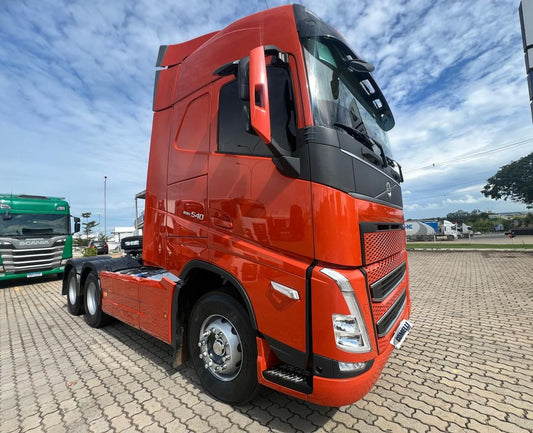 Marca/ Modelo: Volvo FH 540 Ano/Modelo: 23/24 Quilometragem: 135 K Tração: 6x4 Cor: Laranja