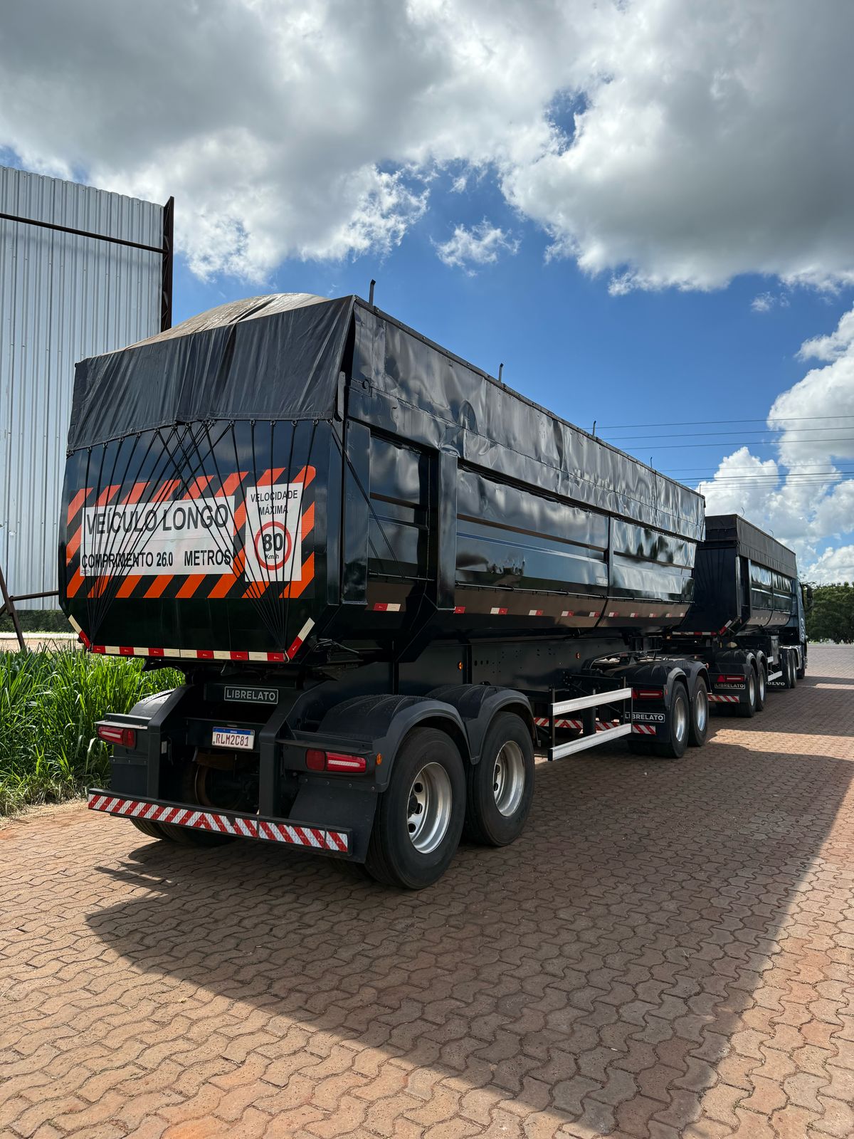Marca/Modelo:Rodocaçamba Librelato Premium Ano/Modelo: 22/22 Cor: Preta Sem pneus