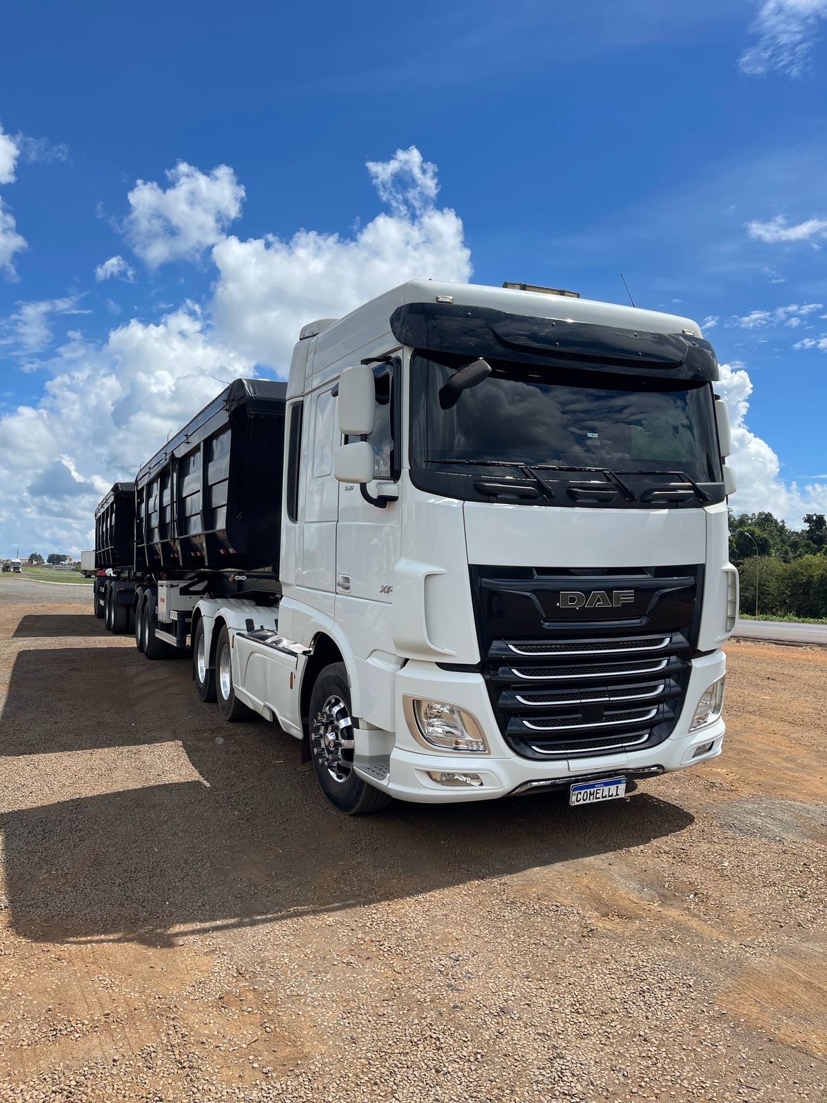 Ágio Caminhão Daf XF 530/ Ano/Modelo: 23/23 Tração: 6x4 Quilometragem: 126k