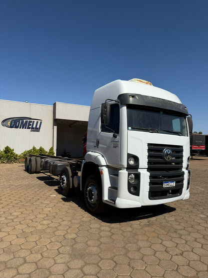 Marca/ Modelo: VM 24280 Ano/Modelo: 16/17 Quilometragem: 548K Tração: 8X2 Cor: Branco