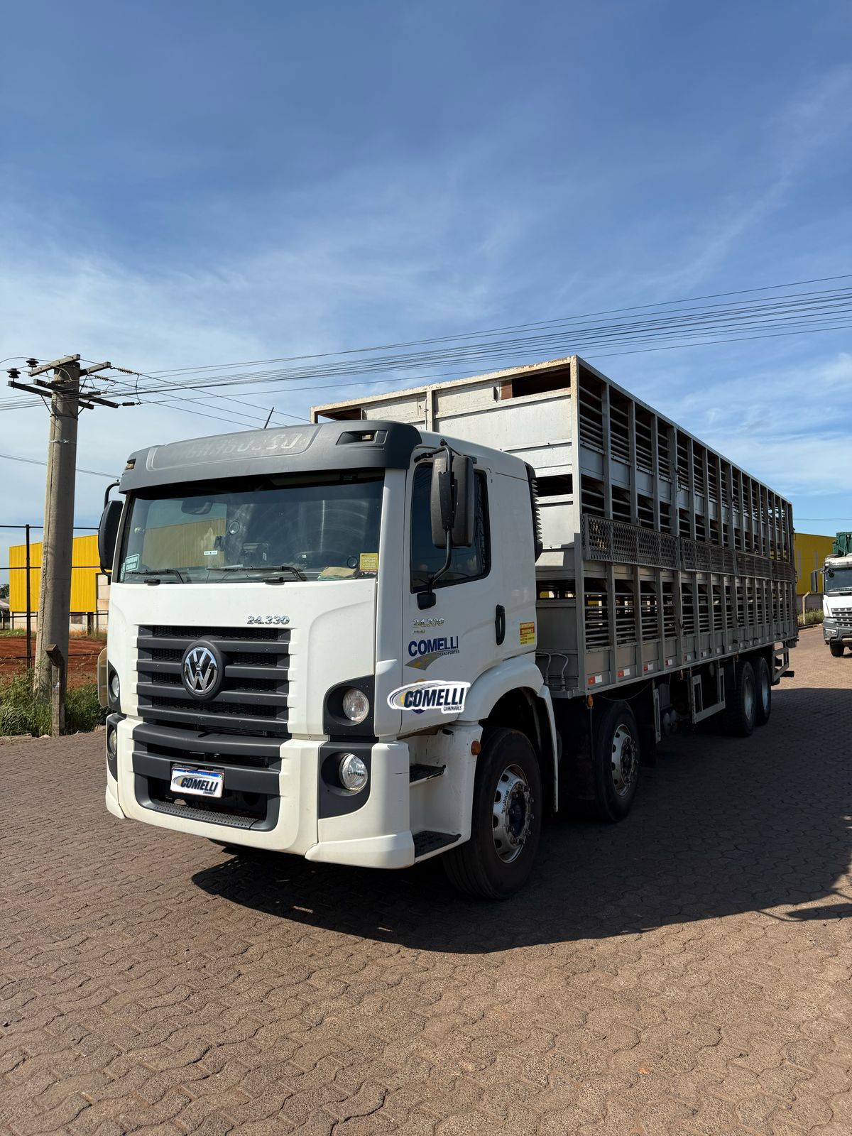 Marca/Modelo: Caminhão Volkswagen/24.330  Ano/Modelo: 2019/2020 Tração: Bitruck 8x2 Quilometragem: 459K OBS: Sem gaiola