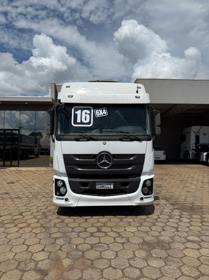 Marca/Modelo: Mercedes benz Actros 2651 Ano/Modelo: 16/16 Tração: 6x4 Quilometragem: 400k Cor: Branco
