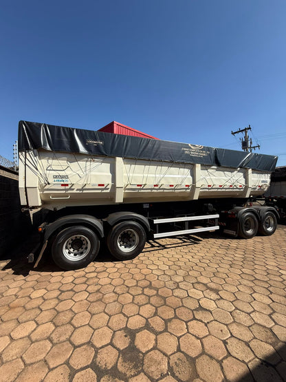 Marca/Modelo: Rodocaçamba  Randon/ Ano/Modelo: 21/21/ Cor: Branco/ Com pneus