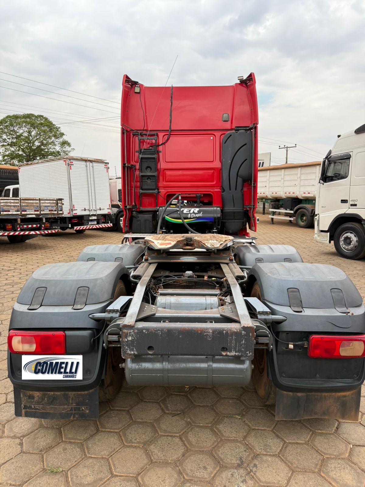 Marca/ Modelo: DAF FX FTS 480 Super Space Ano/Modelo: 21/21 Quilometragem: 534K Tração: 6X2 Cor: Vermelho