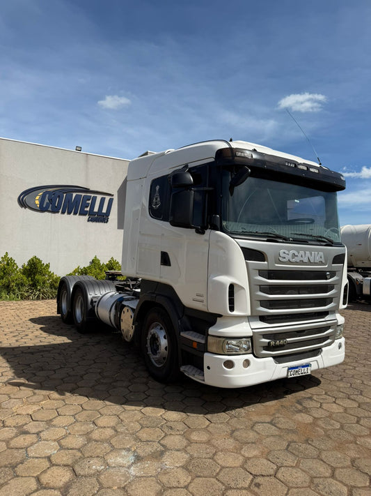 Marca/ Modelo: Scania R440 Ano/Modelo: 13/13 Tração: 6x2 Cor: Branco