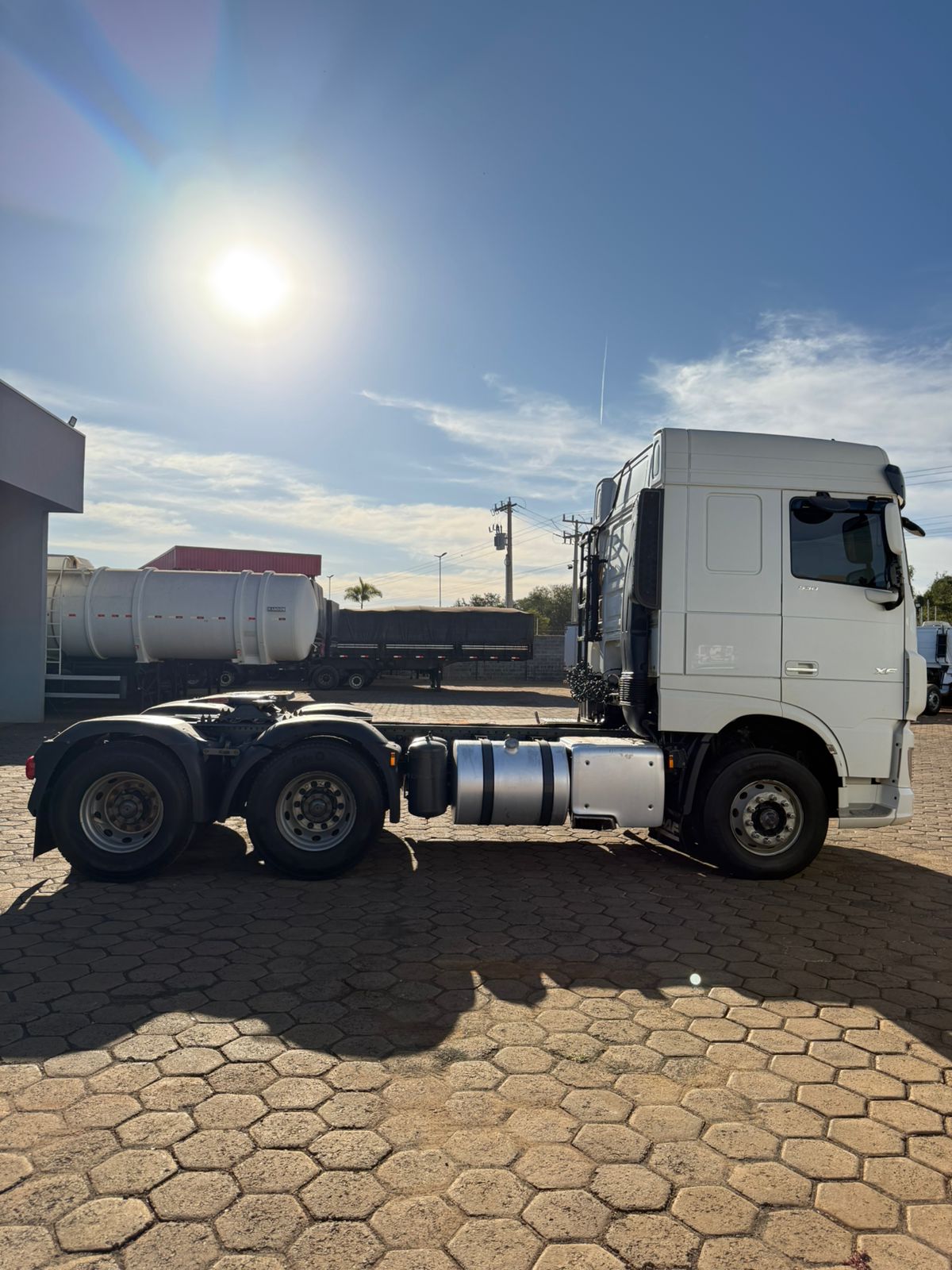 Daf XF FTT 530 Ano/Modelo: 20/21 Tração: 6x4 Quilometragem: 361k