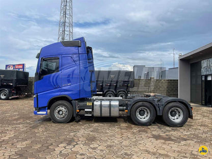 Marca/Modelo: Volvo/FH540 Ano/Modelo: 2020/2021  Tração: 6x4 molas  Cor: Azul  Quilometragem: 336k  Automático, Ar-condi