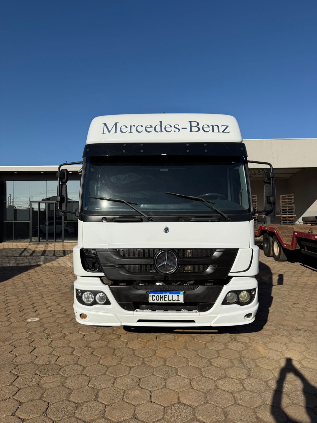 Marca/ Modelo: Mercedes-Benz/Atego 3039+Prancha Ano/Modelo: 18/19 Quilometragem: 208K Tração: 8X2 Cor: Branco
