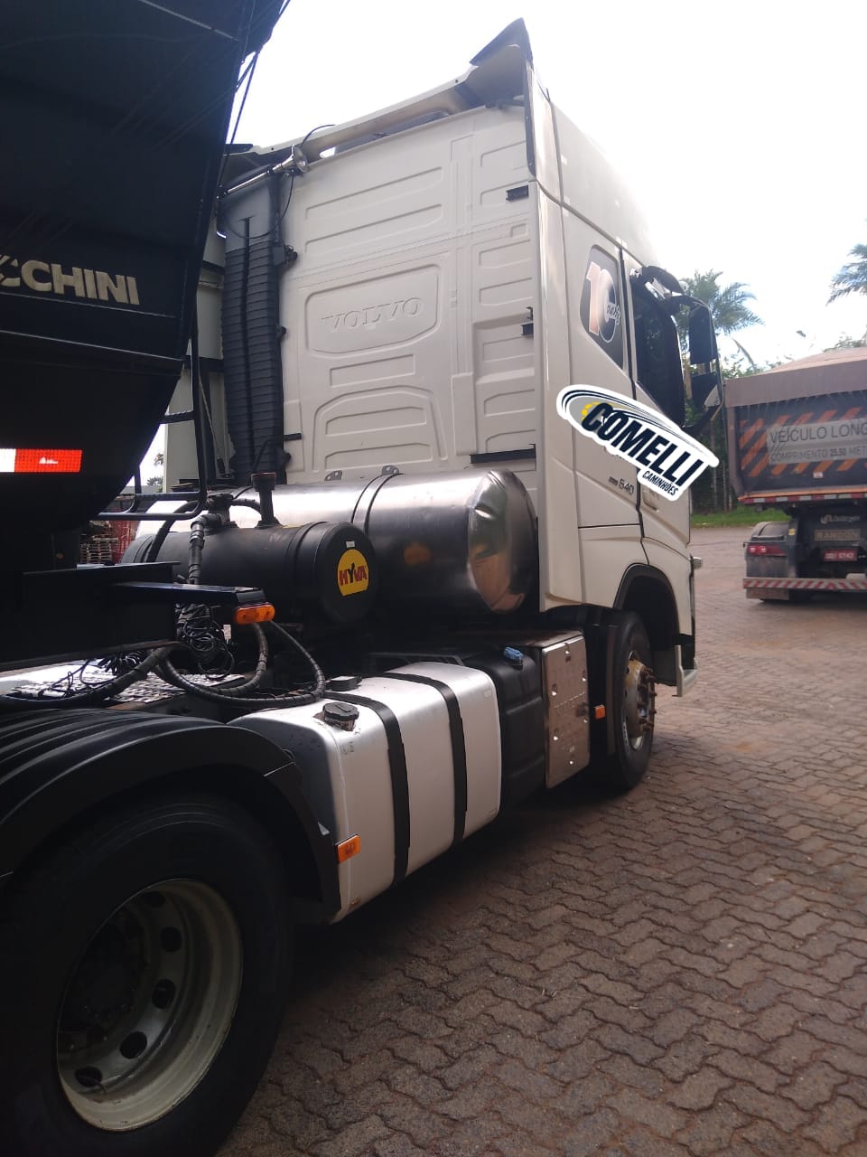 Conjunto Volvo FH 540+Rodo-caçamba Fachinni / Ano/Modelo: 21/21 Tração: 6x4 Quilometragem: 501kk