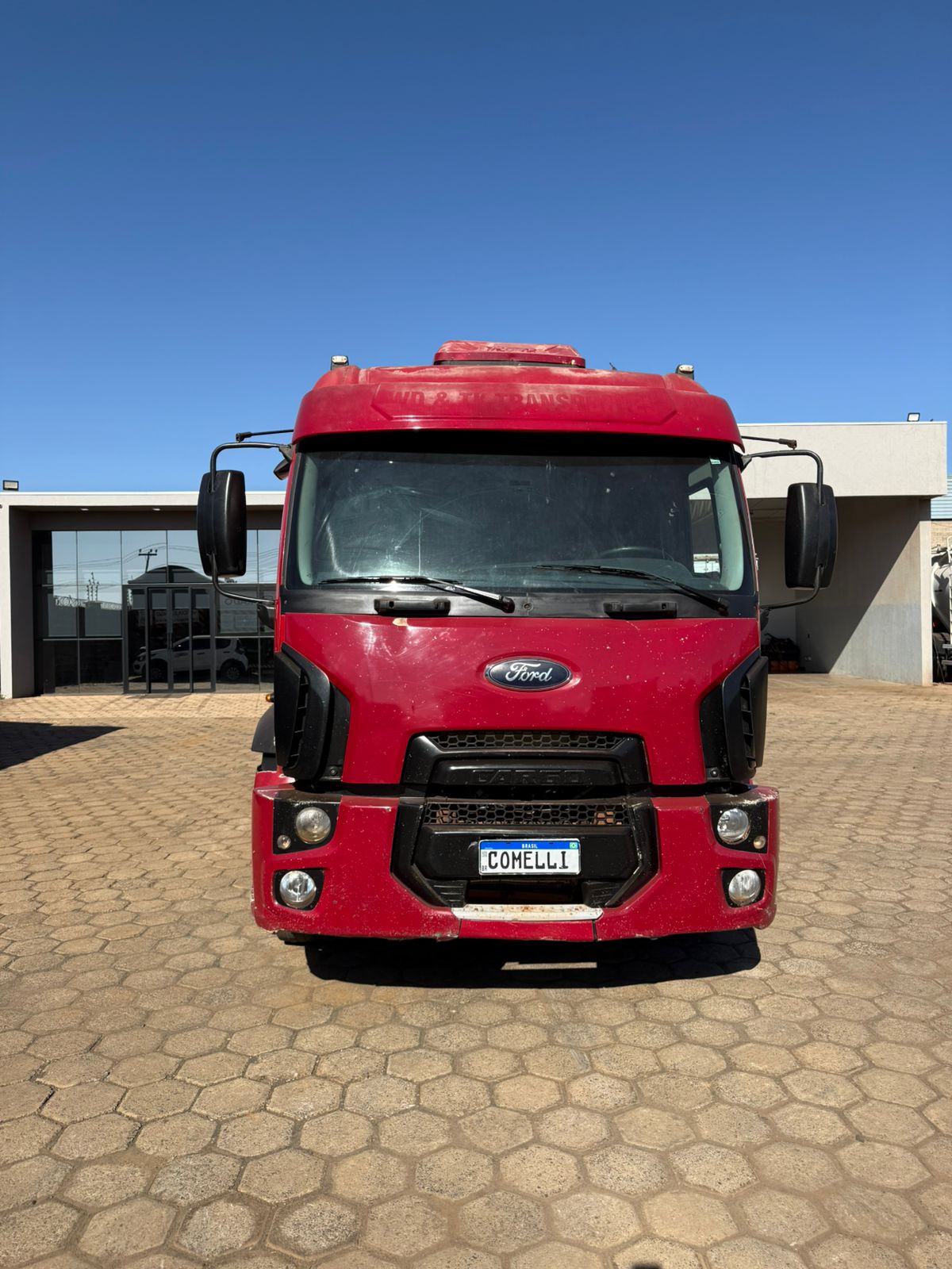 Marca/ Modelo: Ford cargo 2428+Prancha Ano/Modelo: 11/12 Quilometragem: 926K Tração: 6X2 Cor: Vermelho