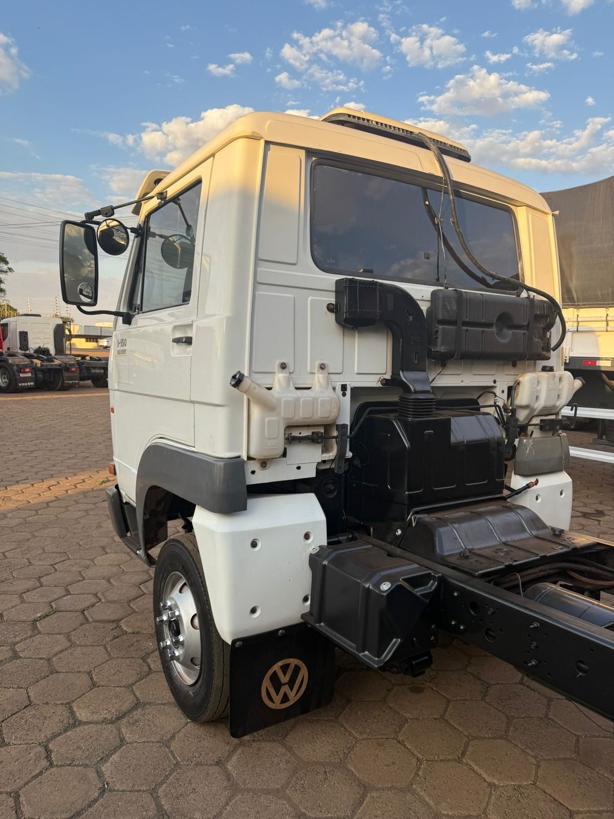 Marca/ Modelo: Volkswagem Ano/Modelo: 11/11 Quilometragem: 500K Tração: 4X2 3/4 Cor: Branco