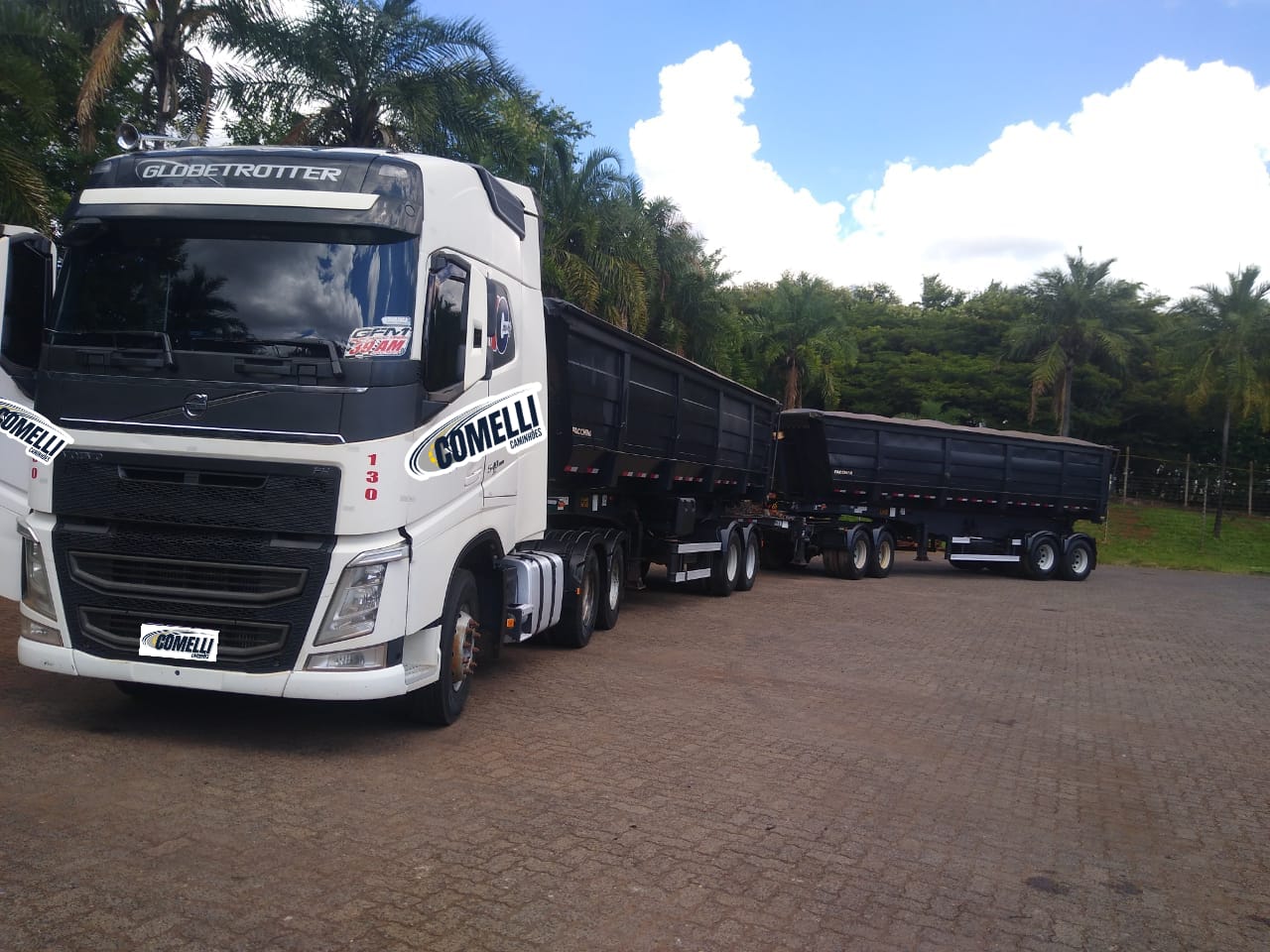Conjunto Volvo FH 540+Rodo-caçamba Fachinni / Ano/Modelo: 21/21 Tração: 6x4 Quilometragem: 501kk