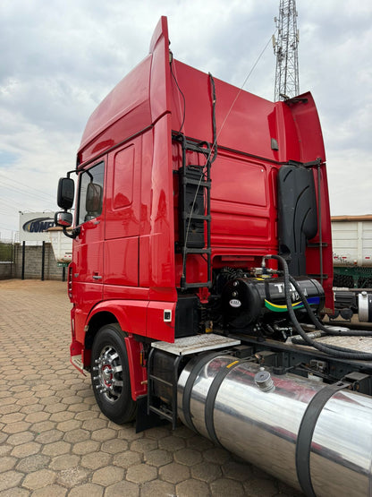 Marca/ Modelo: DAF FX FTS 480 Super Space Ano/Modelo: 21/21 Quilometragem: 534K Tração: 6X2 Cor: Vermelho