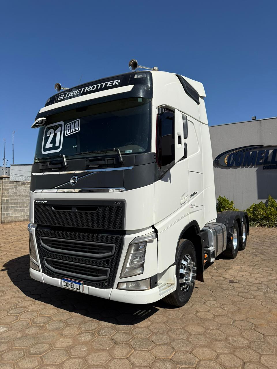 Volvo FH540/ Ano/Modelo: 21/21 Tração: 6x4 Quilometragem: 498k
