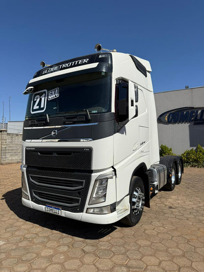 Volvo FH540/ Ano/Modelo: 21/21 Tração: 6x4 Quilometragem: 498k