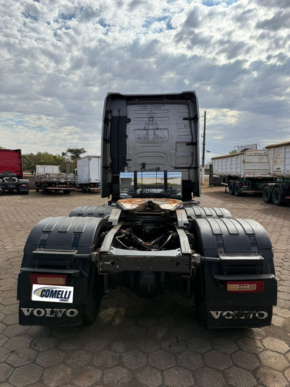 Marca/ Modelo: Volvo FH 540 Ano/Modelo: 15/16 Quilometragem:925Tração: 6x4 Cor: Cinza