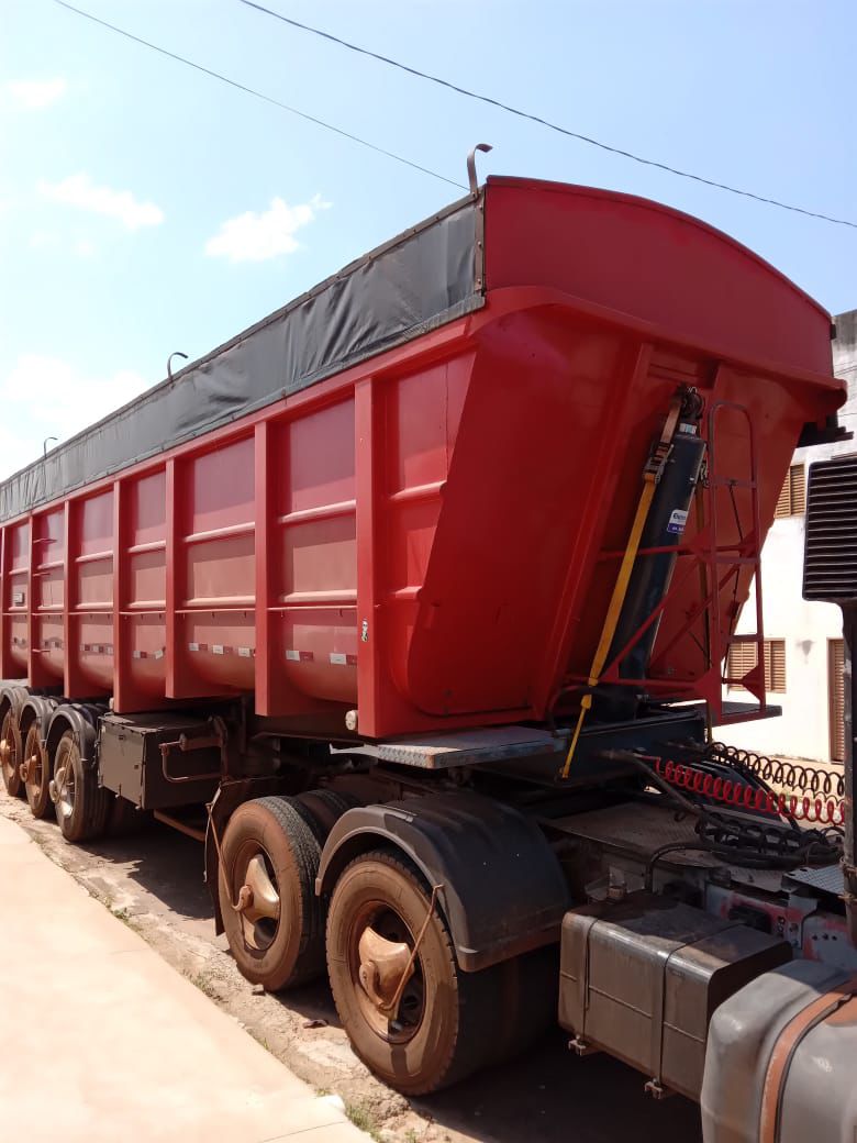 Conjunto  Volvo FH 460 6X2 + Caçamba Randon / Ano/Modelo: 13/13 Tração: 6x2 Quilometagem: 1.210.780