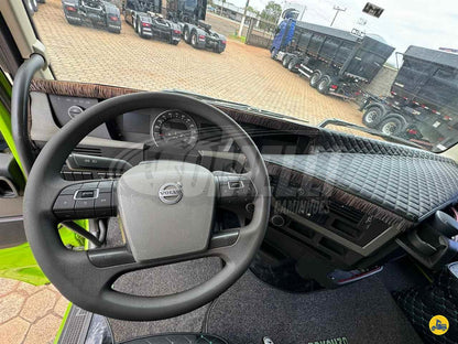 Marca/Modelo: Volvo FH 540 Ano/Modelo: 20/20 Tração: 6x4 molas Quilometragem: 408k Cor: Verde