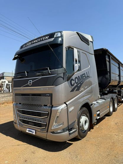 Marca/ Modelo: Volvo FH540 Ano/Modelo: 23/23 Quilometragem: 212K Tração: 6X4 Cor: Cinza