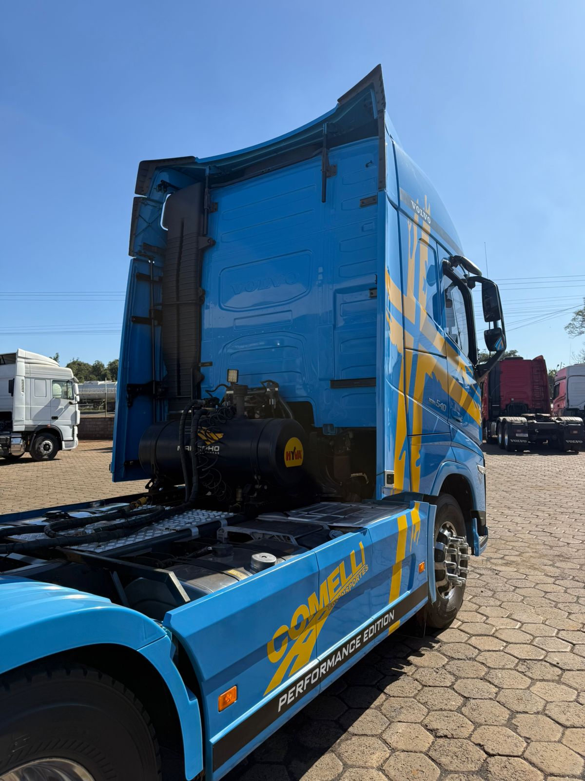 Marca/Modelo: Volvo FH 540 Ano/Modelo: 23/23 Tração: 6x4 molas Quilometragem:232k Cor: Azul