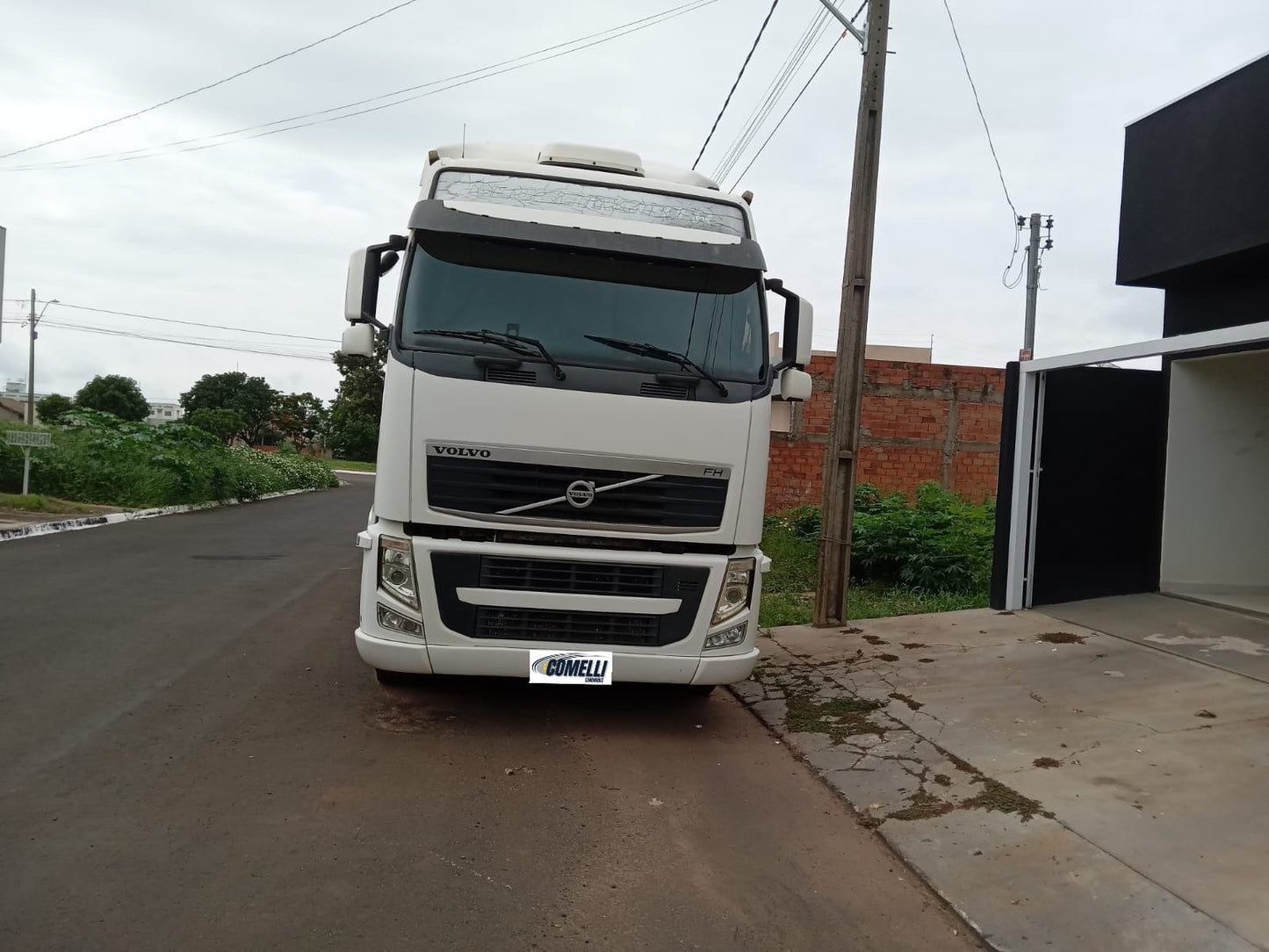 Conjunto  Volvo FH 460 6X2 + Caçamba Randon / Ano/Modelo: 13/13 Tração: 6x2 Quilometagem: 1.210.780
