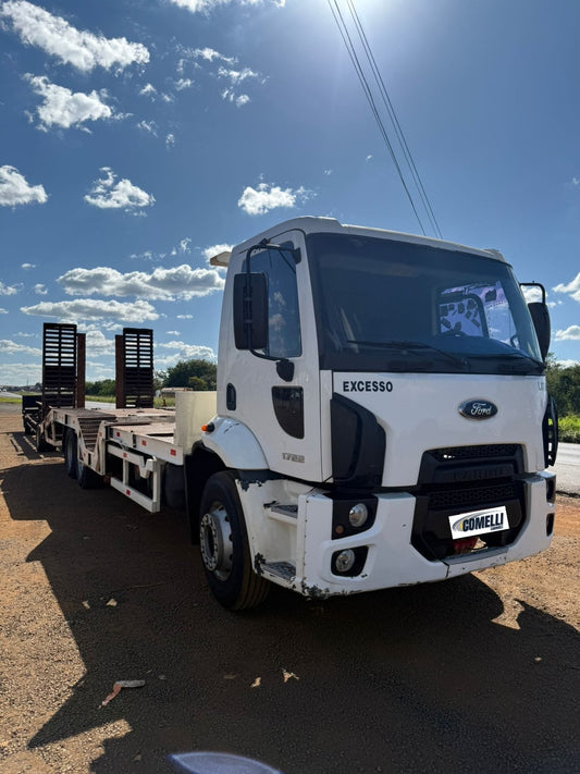 Marca/Modelo: FORD CARGO 1722 PRANCHA + CARRETINHA DE 35 PÉS PRANCHA/ Ano/Modelo: 11/12/ Cor: Branco