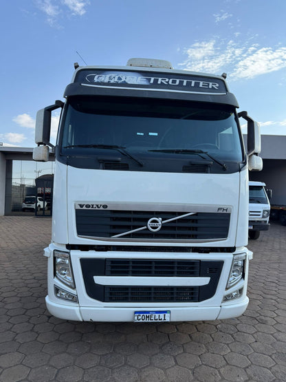 Marca/ Modelo: Volvo FH460 Ano/Modelo: 12/12 Quilometragem:1.115.900 K Tração: 6X2 Cor: Branco