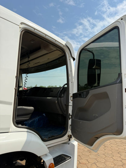 Marca/ Modelo: VW/Constellation 24.280 Ano/Modelo: 21/22 Quilometragem: 480K Tração: 8X2 Cor: Branco